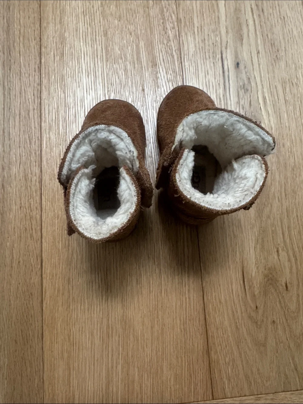 UGG Kids Chestnut Suede Shearling-Lined Booties